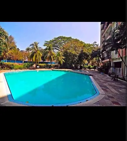Have A Pleasant Stay With Bayu Emas Homestay Batu Ferringhi Exterior photo